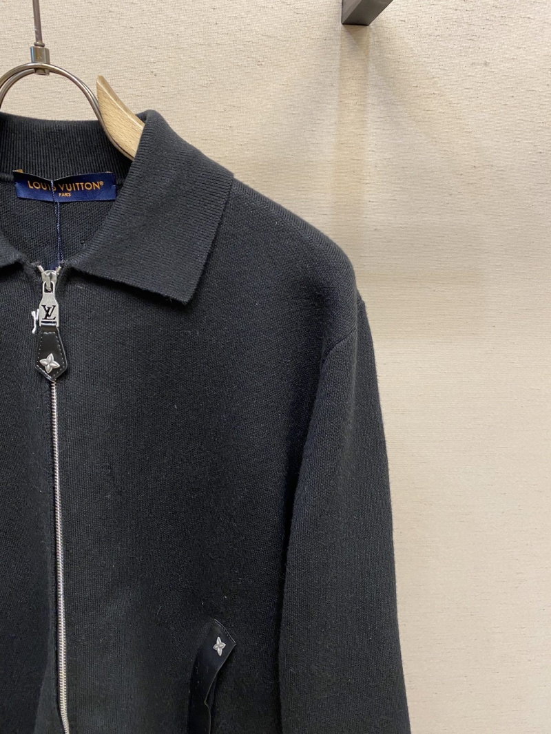 l0vis Vvtt0n outwear